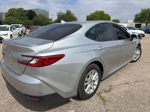 Used 2025 Toyota Camry LE w/ Convenience Package image 6