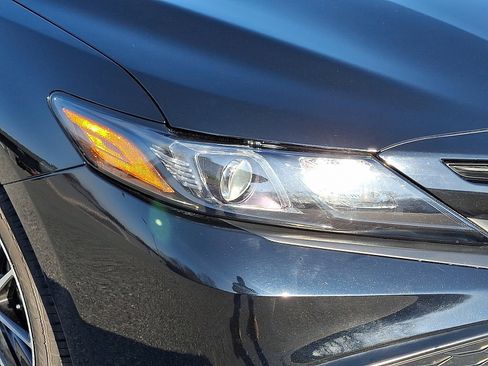 Used 2024 Toyota Camry SE FWD image 10