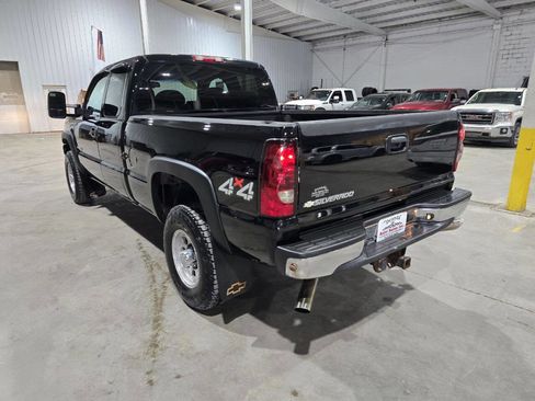 Used 2007 Chevrolet Silverado 2500 LT w/ Snow Plow Prep Package image 10