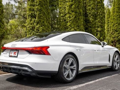 Used 2022 Audi e-tron GT Premium Plus AWD/4WD image 15