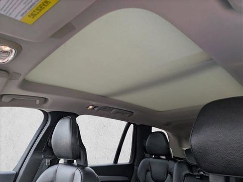 Used 2016 Volvo XC90 T8 Momentum w/ Vision Package image 16