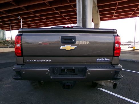 Used 2015 Chevrolet Silverado 2500 High Country w/ Duramax Plus Package image 6
