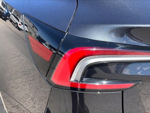 Used 2025 Tesla Model 3 Long Range AWD/4WD image 27