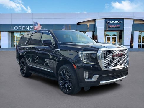 Used 2023 GMC Yukon Denali w/ Advanced Technology Package image 3