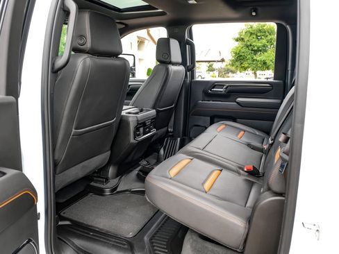 Used 2024 GMC Sierra 2500 AT4 w/ AT4 Premium Plus Package AWD/4WD image 36