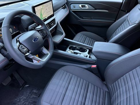 New 2026 Ford Explorer ST-Line w/ ST-Line Street Pack RWD image 9