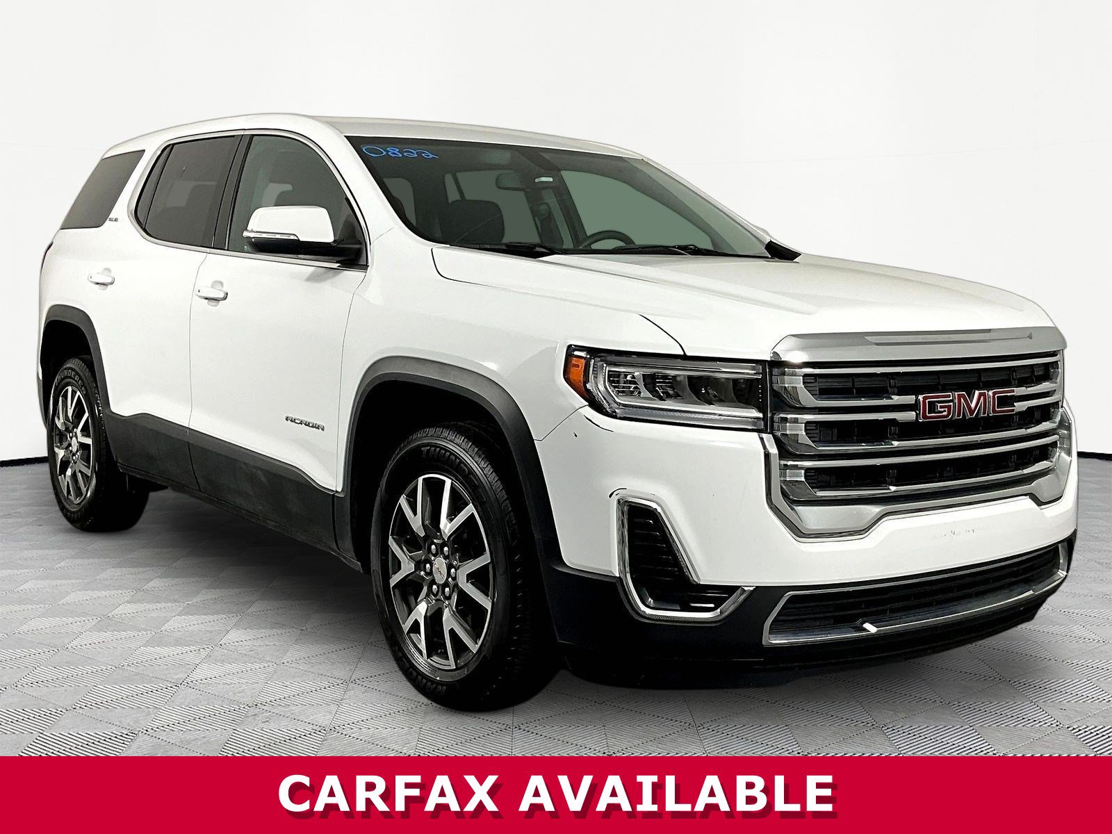 Used 2021 GMC Acadia SLE w/ LPO, Floor Liner Package FWD image 3
