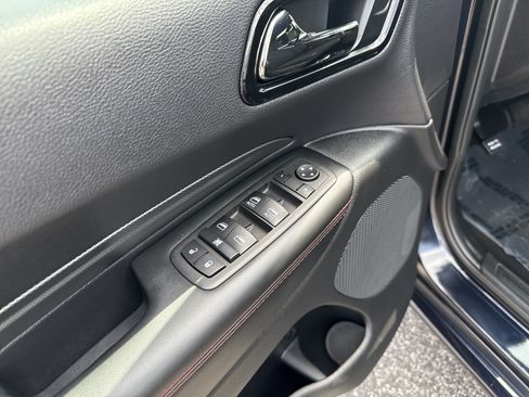 Used 2025 Dodge Durango GT RWD image 14