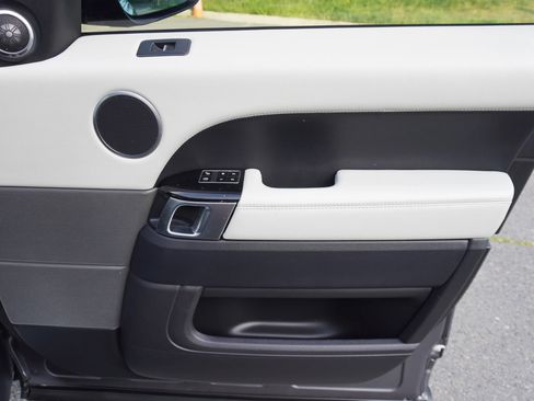 Used 2014 Land Rover Range Rover Sport Supercharged image 16