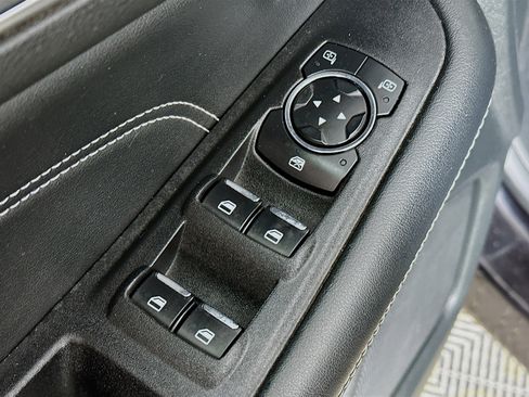 Used 2024 Ford Edge Titanium image 17