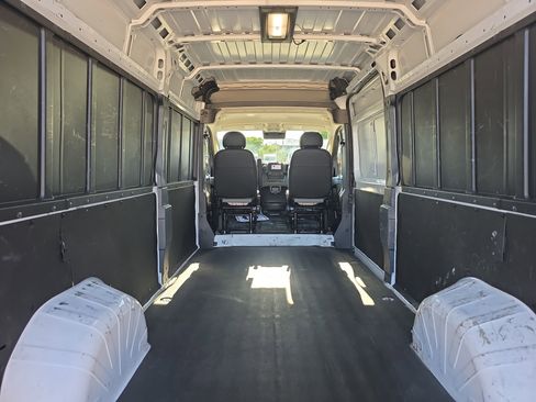 Used 2025 RAM ProMaster 2500 w/ Convenience Group FWD image 12