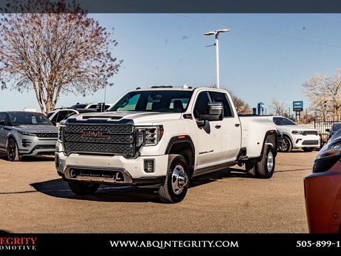 Used 2022 GMC Sierra 3500 Denali w/ Denali Ultimate Package image 3