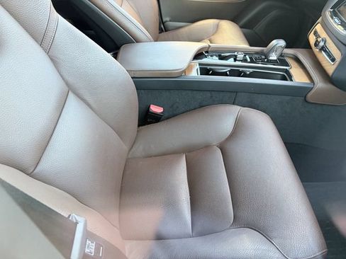 Used 2023 Volvo XC90 T8 Plus w/ Protection Package Premier AWD/4WD image 6