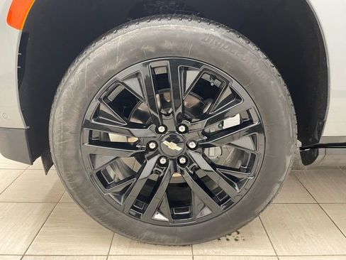 Used 2024 Chevrolet Tahoe High Country w/ Advanced Technology Package image 12
