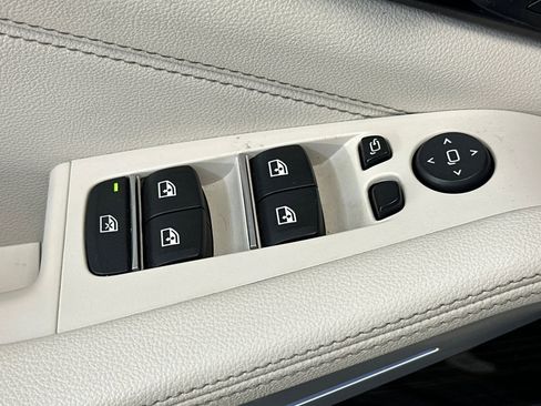 Used 2020 BMW X5 sDrive40i w/ M Sport Package image 13