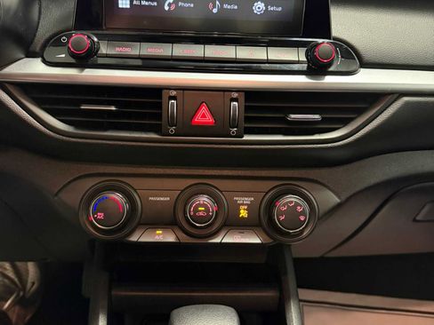 Used 2023 Kia Forte LXS w/ LXS Technology Package FWD image 34
