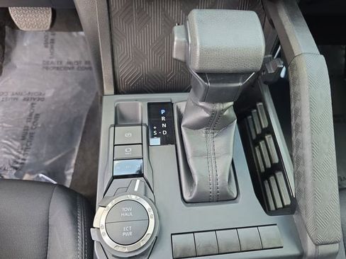 Used 2025 Toyota Tacoma SR5 AWD/4WD image 19