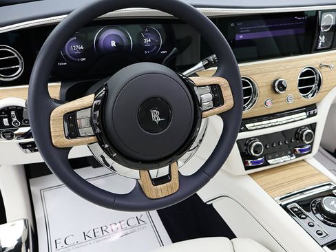 Used 2025 Rolls-Royce Ghost AWD/4WD image 29