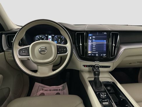 Used 2020 Volvo XC60 T6 Momentum w/ Protection Package Premier image 25