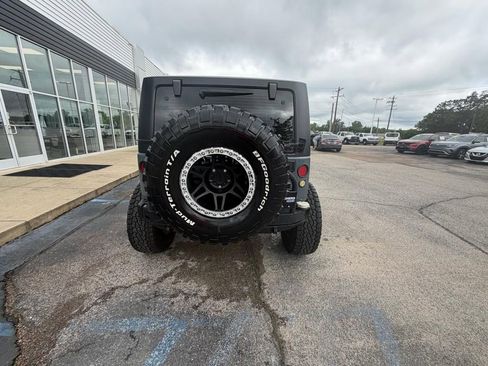 Used 2013 Jeep Wrangler Rubicon AWD/4WD image 7