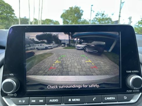 Used 2024 Nissan Rogue SV FWD image 24
