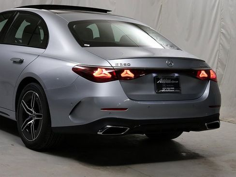 New 2026 Mercedes-Benz E 350 4MATIC Sedan image 8