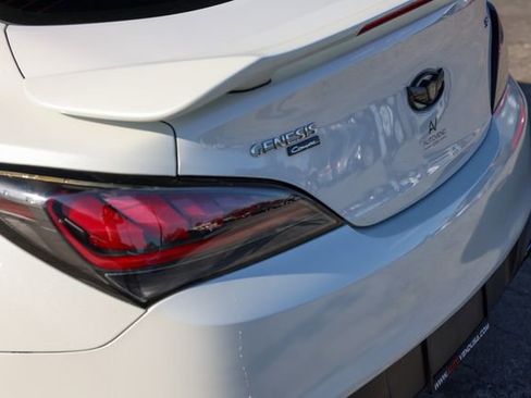 Used 2013 Hyundai Genesis 3.8 image 27