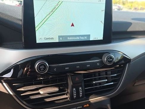 Used 2022 Ford Escape SE image 10