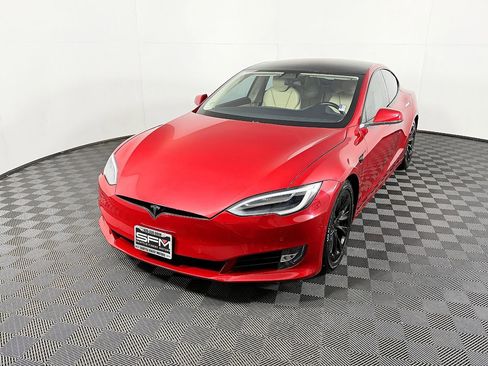 Used 2017 Tesla Model S 75D image 3