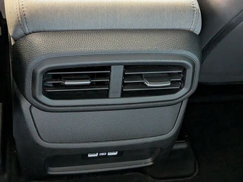 Used 2023 Honda Pilot LX image 15