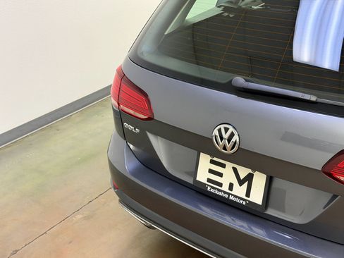 Used 2019 Volkswagen Golf S AWD/4WD image 8