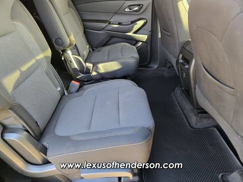 Used 2020 Chevrolet Traverse LT FWD image 16