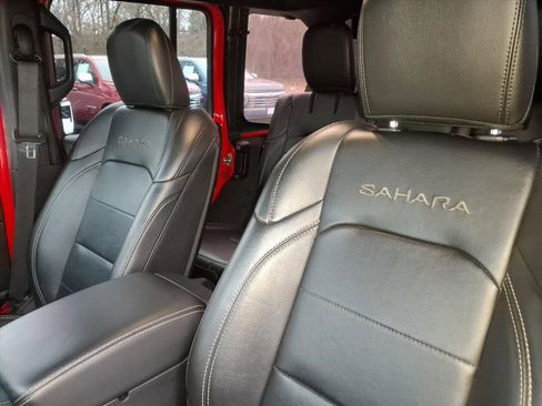 Used 2022 Jeep Wrangler Unlimited Sahara image 15