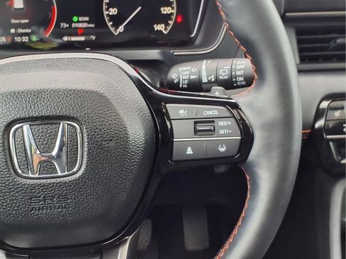 Used 2025 Honda Pilot TrailSport image 27