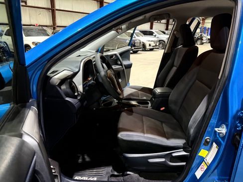 Used 2016 Toyota RAV4 LE FWD image 13