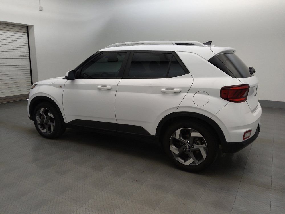 Used 2022 Hyundai Venue SEL FWD image 3