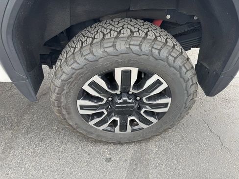 Used 2024 GMC Sierra 3500 Denali Ultimate image 11