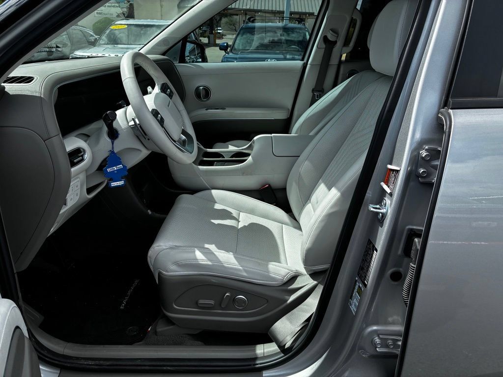 Used 2026 Hyundai Palisade SEL FWD image 9