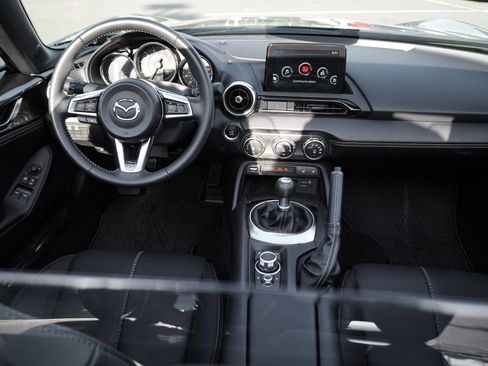 Used 2022 MAZDA MX-5 Miata RF Grand Touring image 32