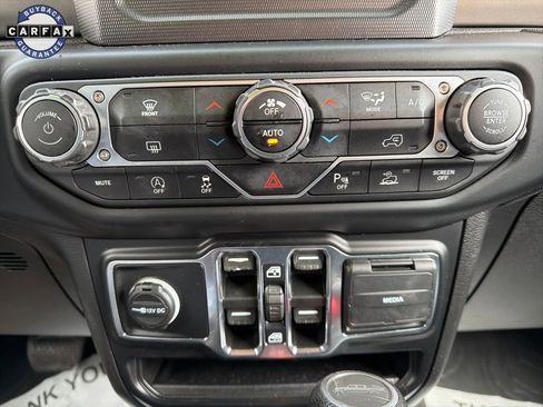 Used 2021 Jeep Gladiator Willys image 29