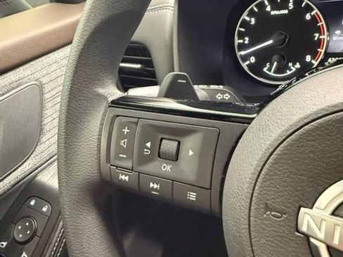 Used 2023 Nissan Rogue SV AWD/4WD image 46