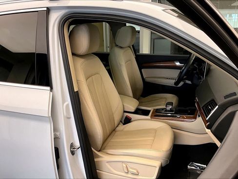 Certified 2024 Audi Q5 2.0T Premium image 9