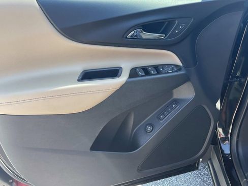 Used 2022 Chevrolet Equinox Premier FWD image 15
