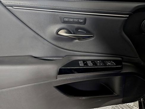 Used 2024 Lexus ES 300h 300h image 13
