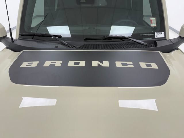 Used 2025 Ford Bronco Outer Banks AWD/4WD image 9