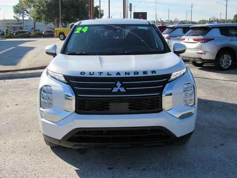 Used 2024 Mitsubishi Outlander ES image 7