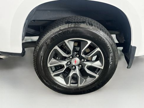 Used 2022 Chevrolet Silverado 1500 LT RWD image 11
