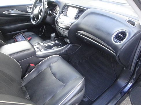 Used 2019 INFINITI QX60 Luxe w/ Essential Package image 17