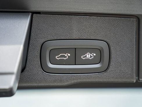 New 2026 Volvo XC60 B5 Ultra w/ Protection Package Premier image 11