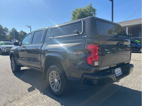 Used 2023 Chevrolet Colorado LT w/ LT Convenience Package AWD/4WD image 5